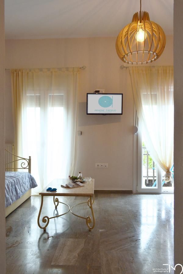 Ariadne & Theseus Apartments Naxos City Екстер'єр фото