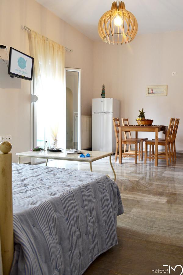 Ariadne & Theseus Apartments Naxos City Екстер'єр фото